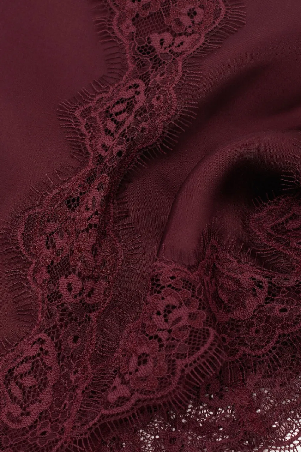Halki / Babydoll|Spódnice /Sukienki>Intimissimi Asymetryczna Halka z Satyny Wiskozowej z Koronką burgundia - 028k - dark burgundy
