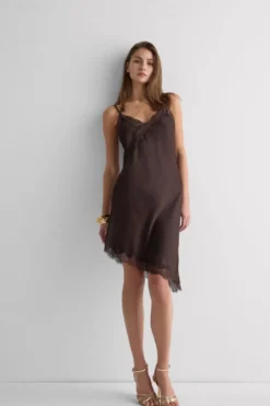 Halki / Babydoll|Spódnice /Sukienki>Intimissimi Asymetryczna Halka z Satyny Wiskozowej z Koronką brązowy - 705j - brąz mokka
