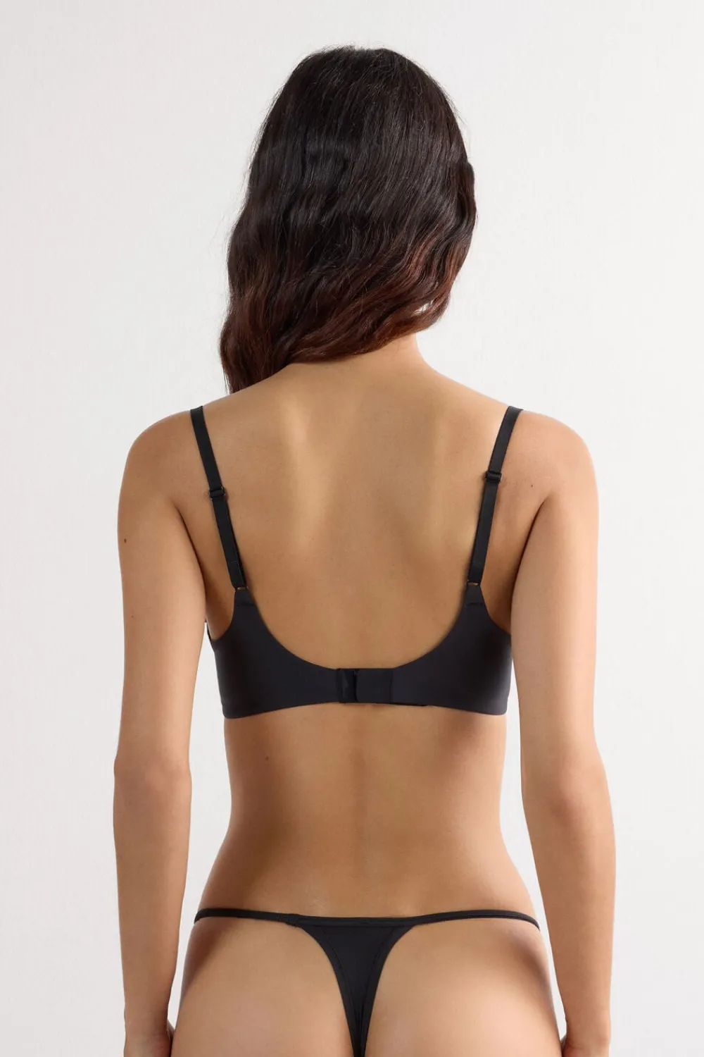 Balkonetki|Z Fiszbinami>Intimissimi Balkonetka Irina z mikrofibry czarny - 019 - czarny