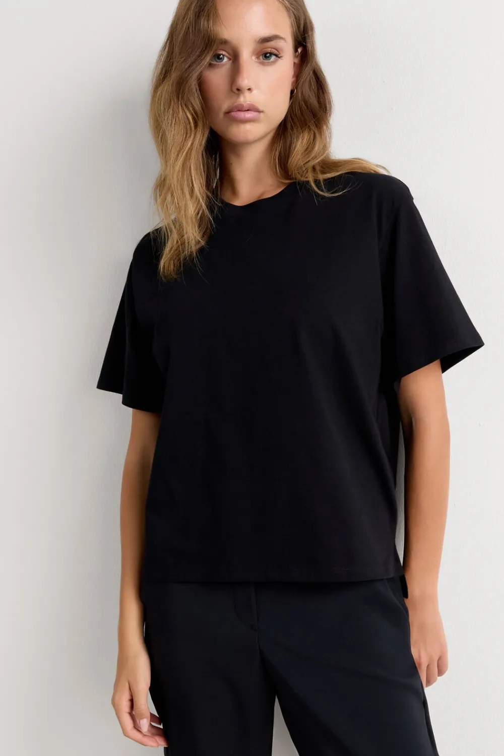 T-shirty|Bawełna>Intimissimi Bawełniana Bluzka z Krótkim Rękawem o Pudełkowym Kroju czarny - 019 - czarny