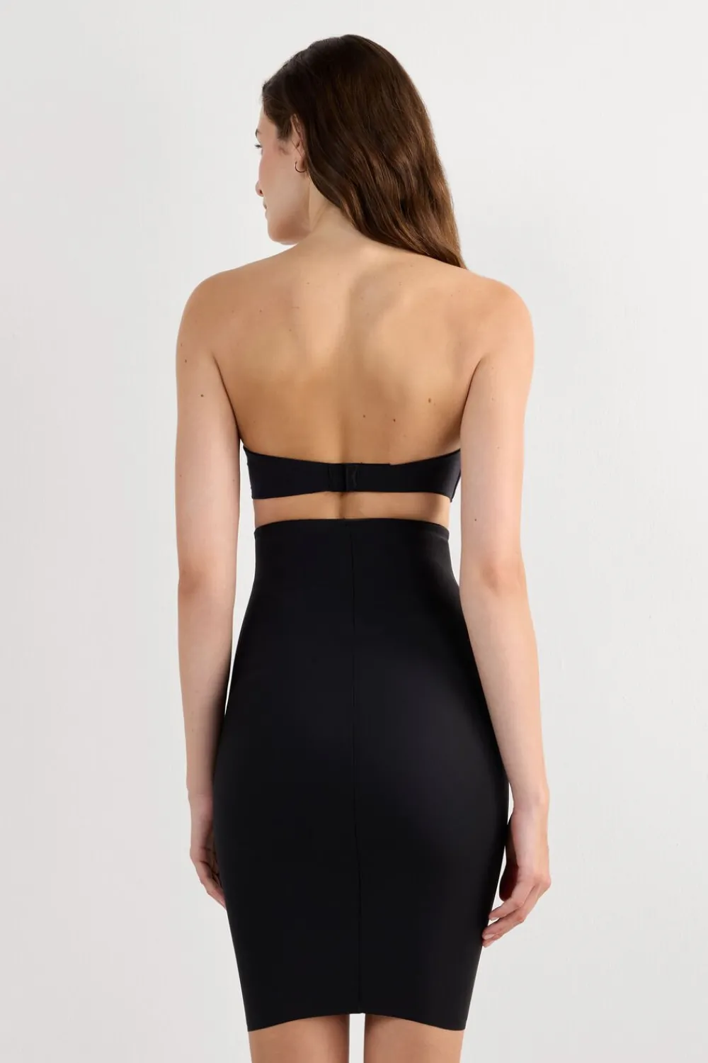 Halki / Babydoll|Modelująca>Intimissimi Bezszwowa modelująca halka z mikrofibry czarny - 019 - czarny