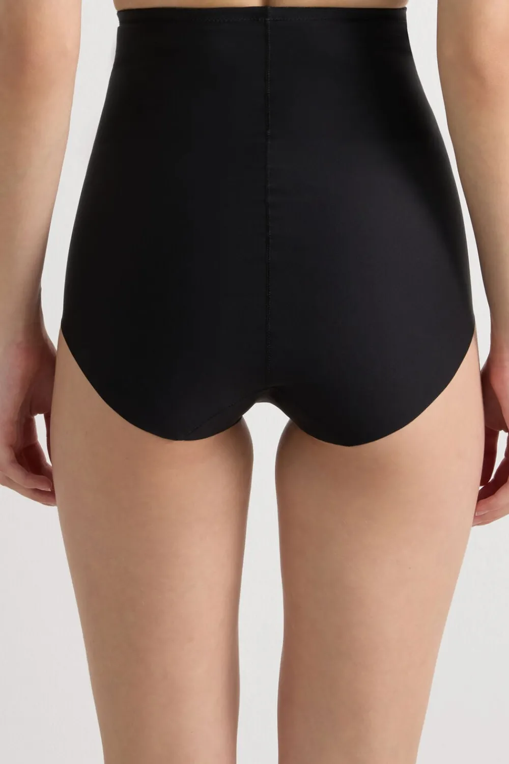 Bokserki|Z Wysokim Stanem>Intimissimi Bezszwowe modelujące figi culotte z wysokim stanem z mikrofibry czarny - 019 - czarny