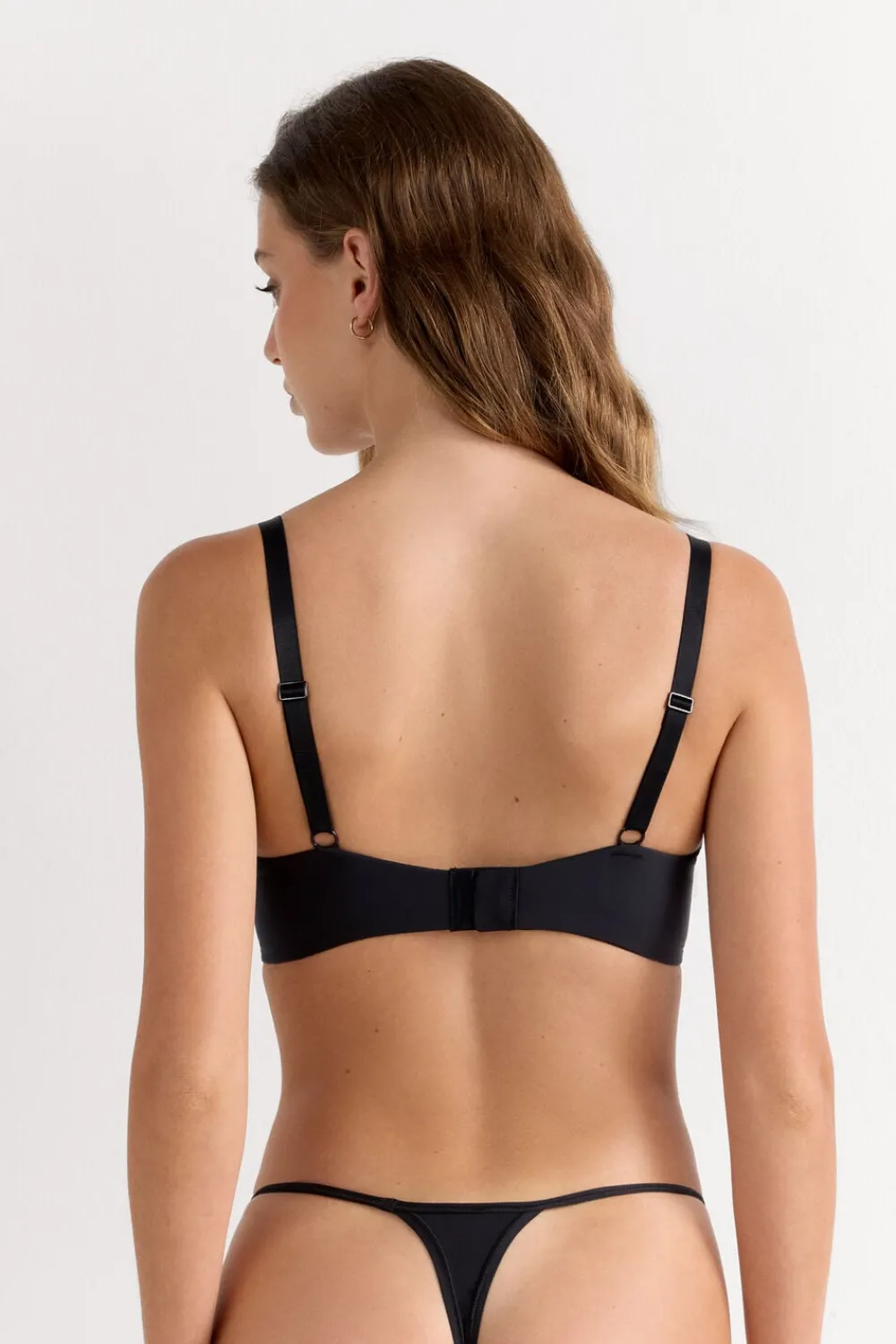 Balkonetki|Z Fiszbinami>Intimissimi Biustonosz balkonetka Francesca z mikrofibry Ultralight czarny - 019 - czarny