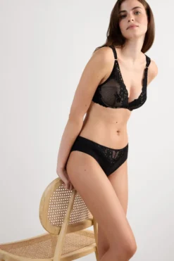 Balkonetki|Braletki>Intimissimi Biustonosz Balkonetka Giorgia Pretty Flowers czarny - 019 - czarny