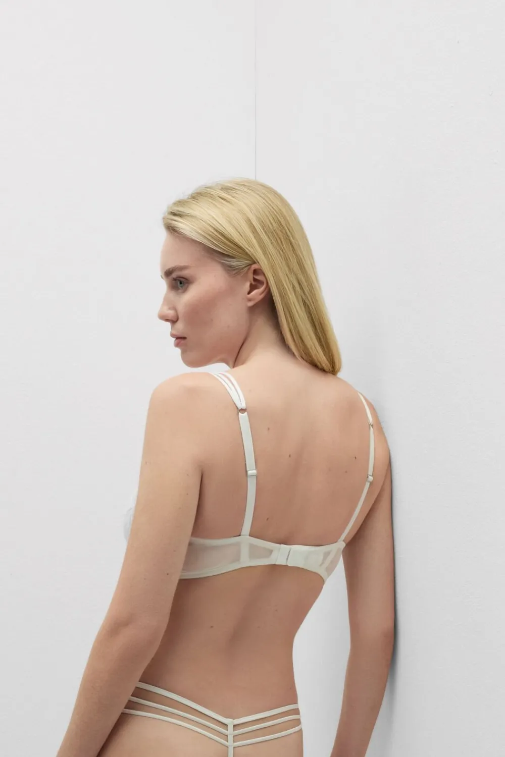 Balkonetki|Z Fiszbinami>Intimissimi Biustonosz balkonetka My Forever Love kremowy - 2127 - talkowy