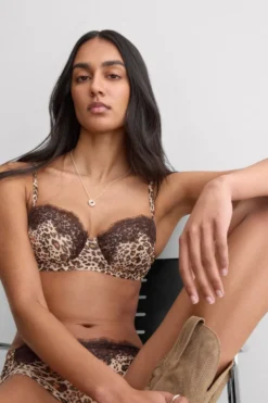 Balkonetki|Z Fiszbinami>Intimissimi Biustonosz Balkonetka Sofia Animalier Simply Iconic z nadrukiem - 061k - stampa animalier