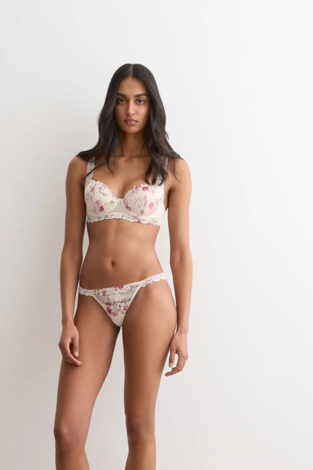 Balkonetki|Z Fiszbinami>Intimissimi Biustonosz Balkonetka Sofia z Nadrukiem Pretty Flowers - 057k - stampa floreale