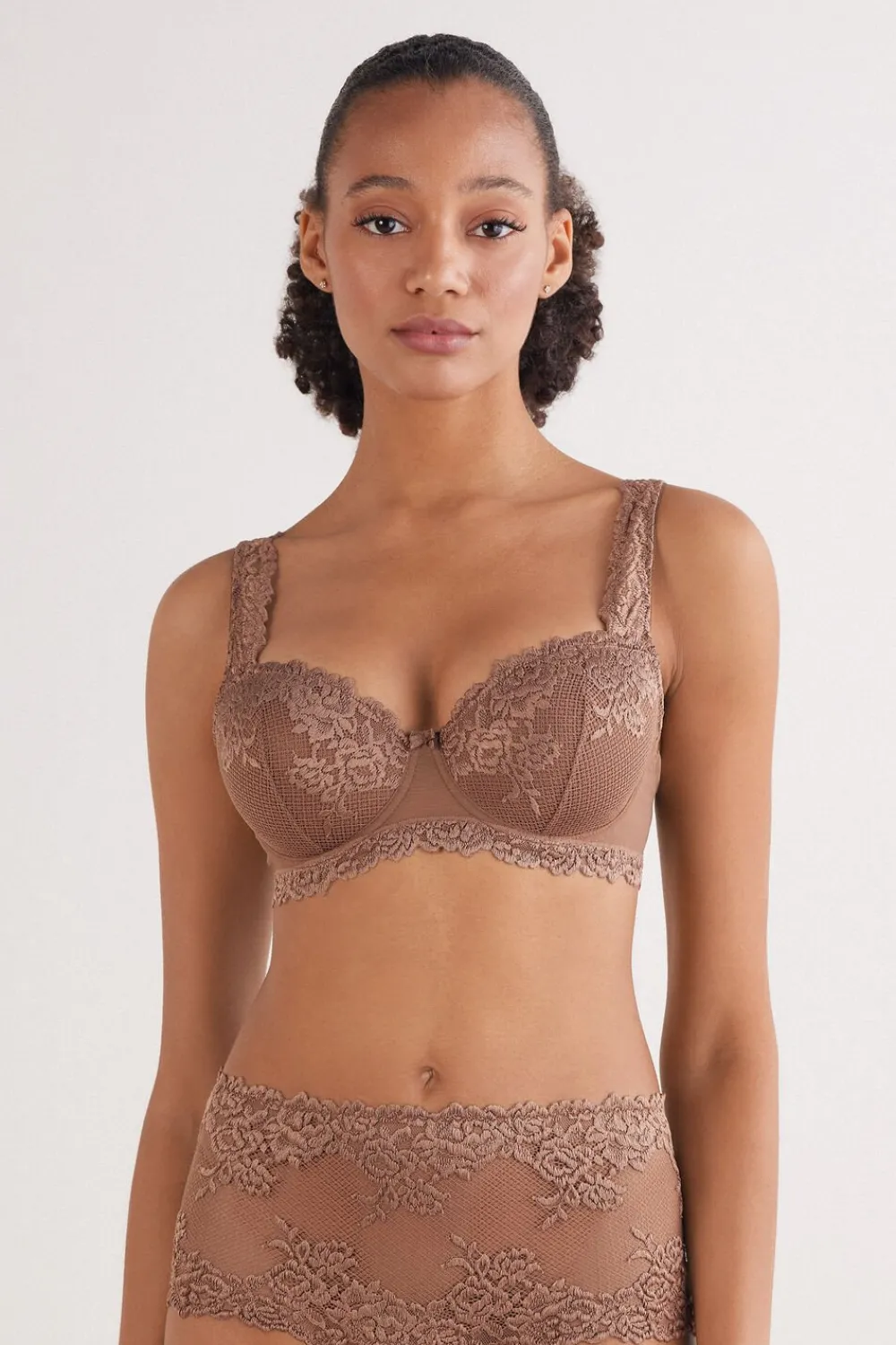 Balkonetki|Z Fiszbinami>Intimissimi Biustonosz Balkonetka Sofia Pretty Flowers naturalny - 502i - caramel