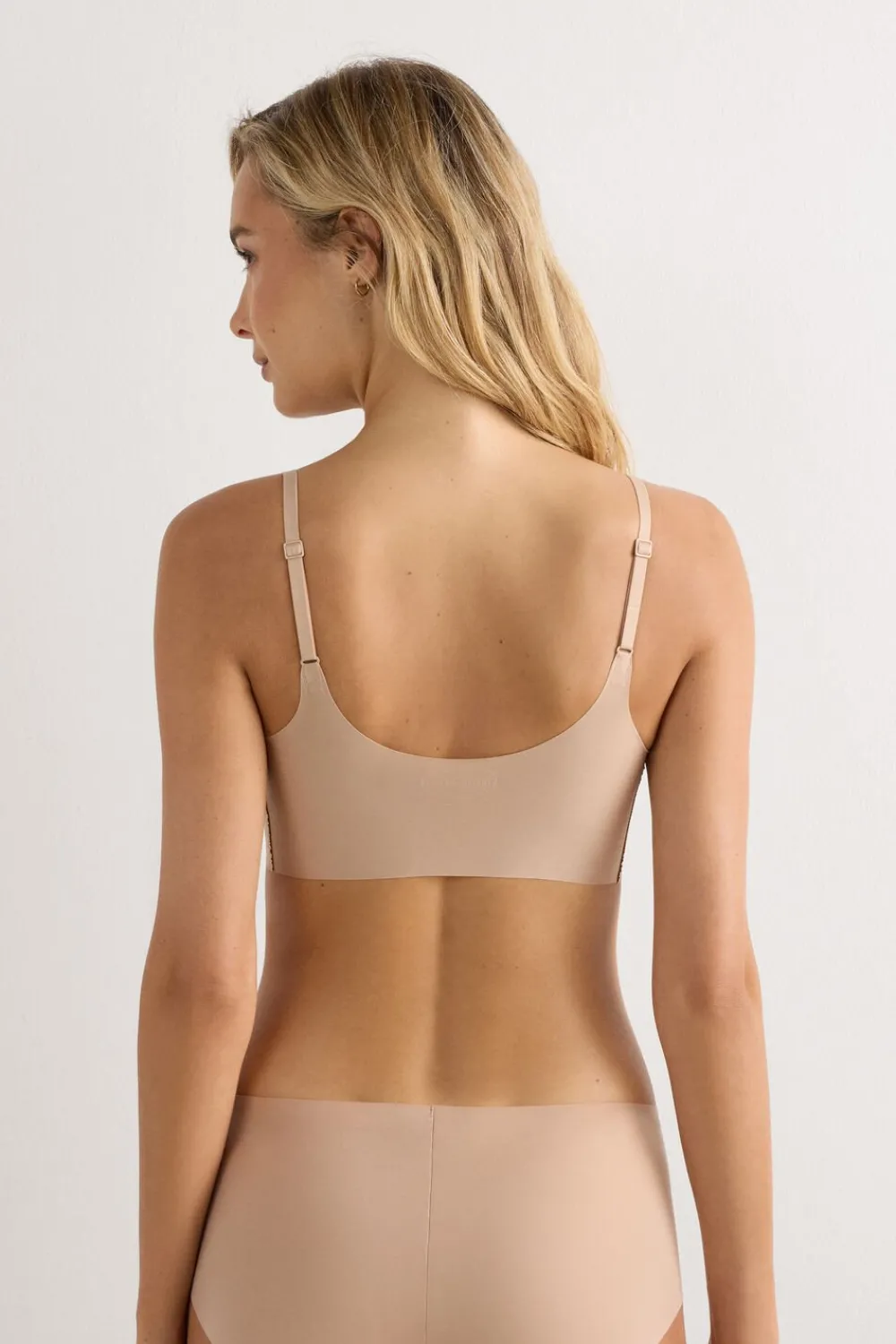 Braletki|Bez Fiszbin>Intimissimi Biustonosz Bra Top Eri z Mikrofibry - 044 - honey