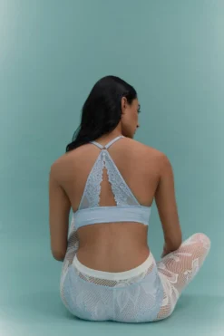 Push-up / Super Push-Up|Z Fiszbinami>Intimissimi Biustonosz Push-Up Monica z Jedwabiu i Koronki Silky Flowers jasnoniebieski - 060k - blue water