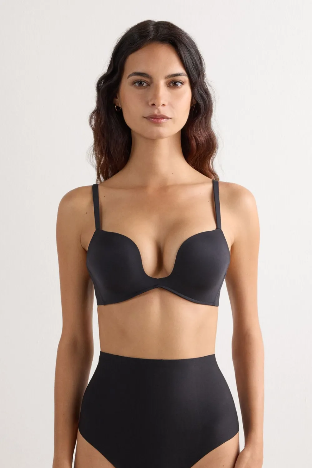 Push-up / Super Push-Up|Z Fiszbinami>Intimissimi Biustonosz push-up Monica z mikrofibry Ultralight czarny - 019 - czarny