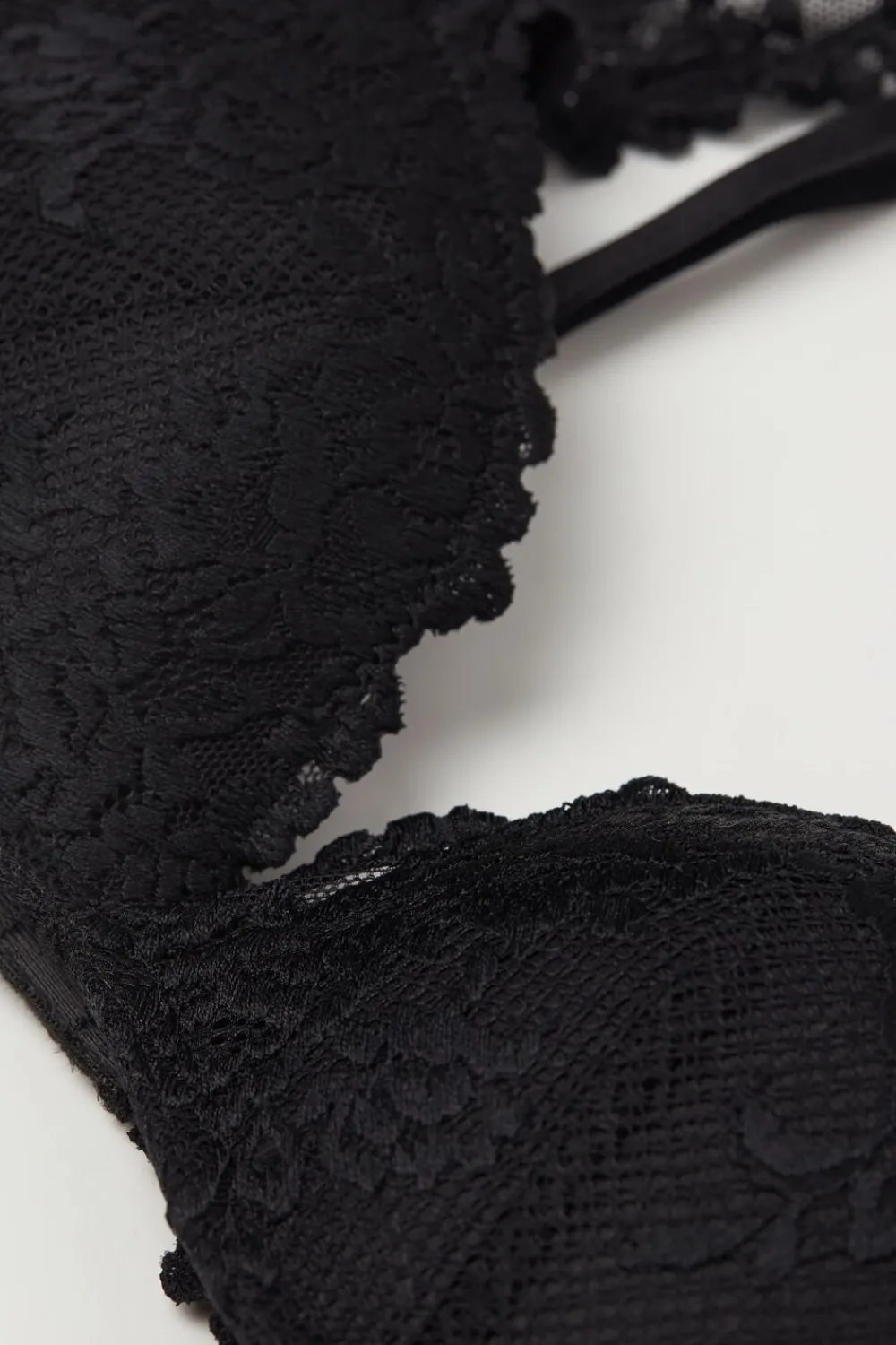 Push-up / Super Push-Up|Bez Fiszbin>Intimissimi Biustonosz Super Push-Up Gioia Pretty Flowers czarny - 019 - czarny