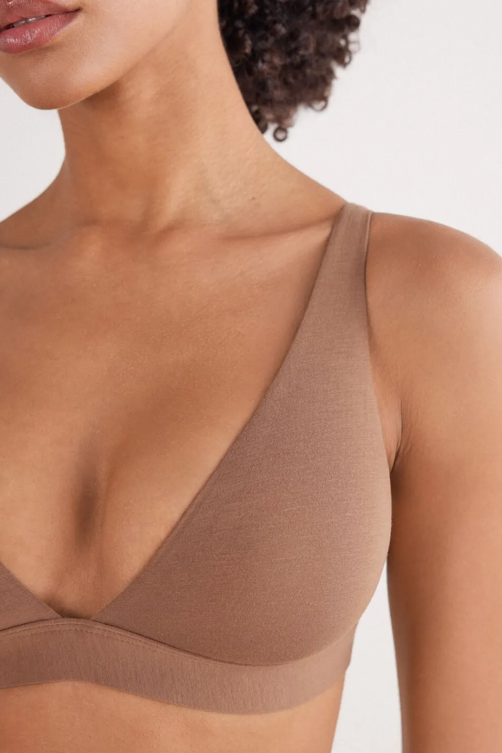 Trójkąty|Bez Fiszbin>Intimissimi Biustonosz Trójkąt Marica z Bawełny Ultralight Cotton naturalny - 502i - caramel