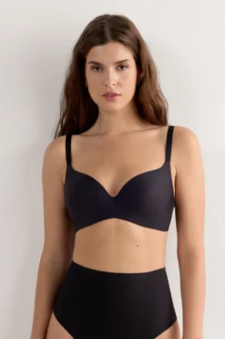 Trójkąty|Bez Fiszbin>Intimissimi Biustonosz trójkątny z mikrofibry Ultralight Adele czarny - 019 - czarny