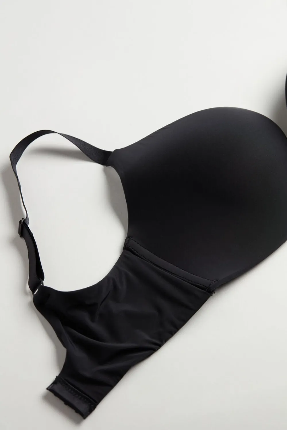 Trójkąty|Bez Fiszbin>Intimissimi Biustonosz trójkątny z mikrofibry Ultralight Adele czarny - 019 - czarny