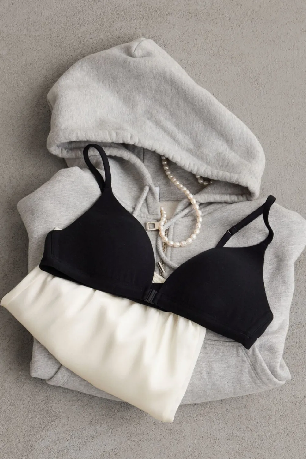 Trójkąty|Bez Fiszbin>Intimissimi Biustonosz Trójkąt Tiziana z Bawełny Ultralight Cotton czarny - 019 - czarny
