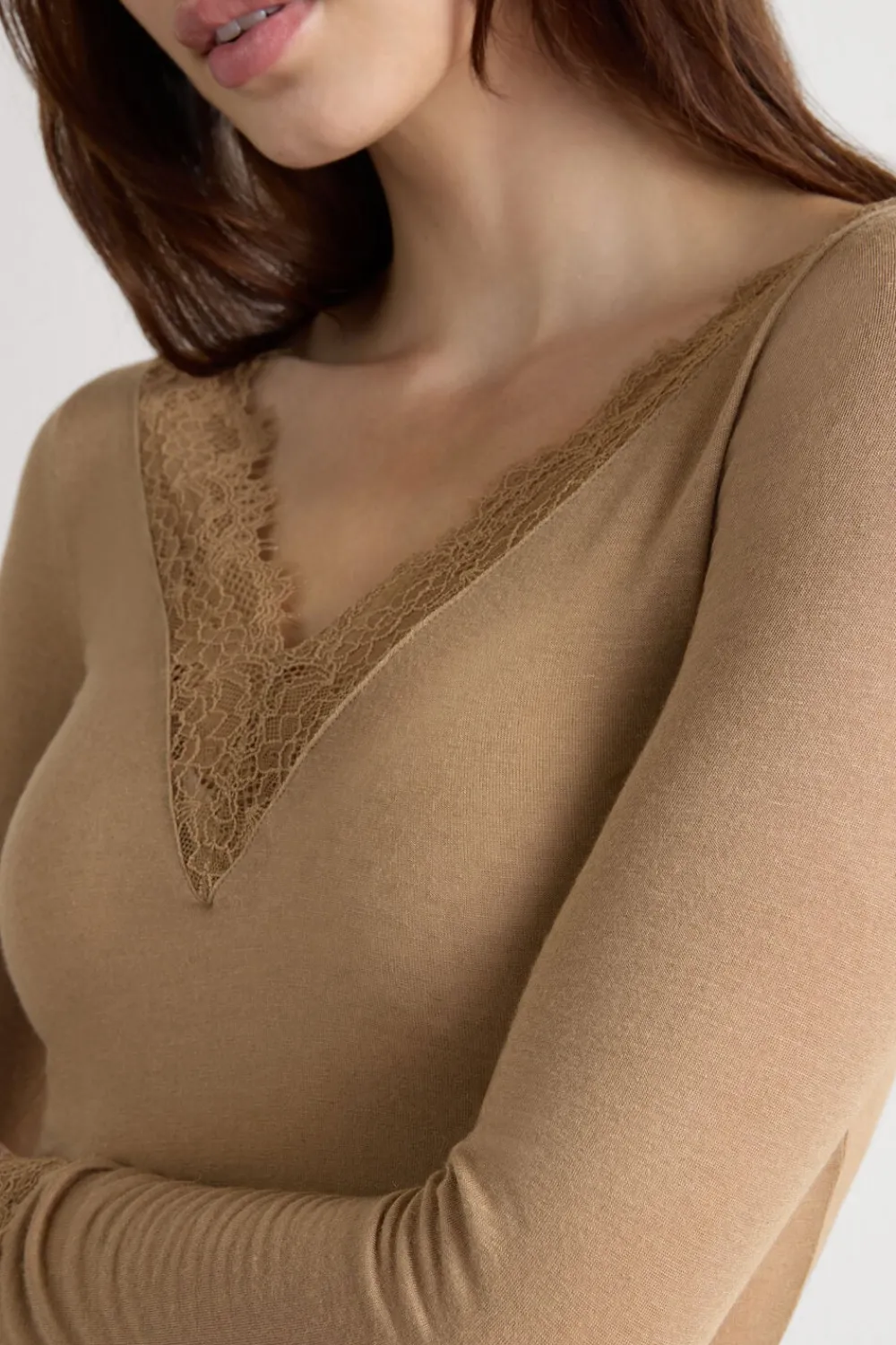Bluzki Z Długim Rękawem|Ultralight Z Kaszmirem>Intimissimi Bluzka z długim rękawem z modalu i kaszmiru z koronką brązowy - 233i - toffee