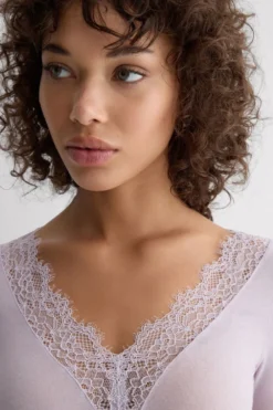 Bluzki Z Długim Rękawem|Ultralight Z Kaszmirem>Intimissimi Bluzka z długim rękawem z modalu i kaszmiru z koronką fioletowy - 056k - quartz lilac