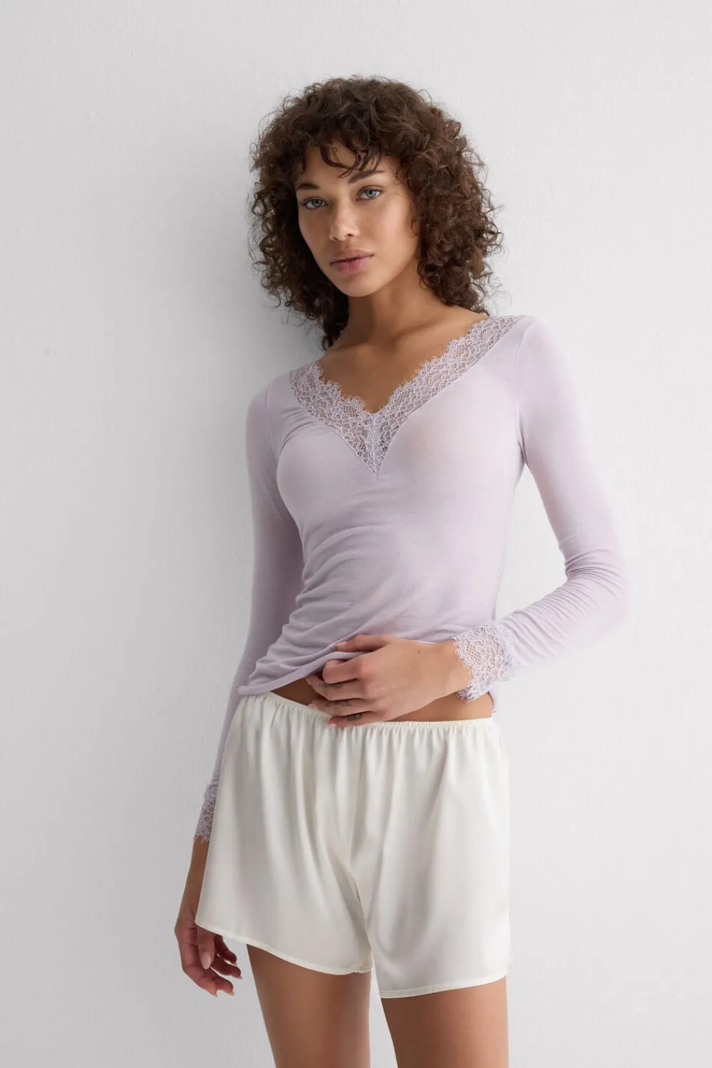 Bluzki Z Długim Rękawem|Ultralight Z Kaszmirem>Intimissimi Bluzka z długim rękawem z modalu i kaszmiru z koronką fioletowy - 056k - quartz lilac