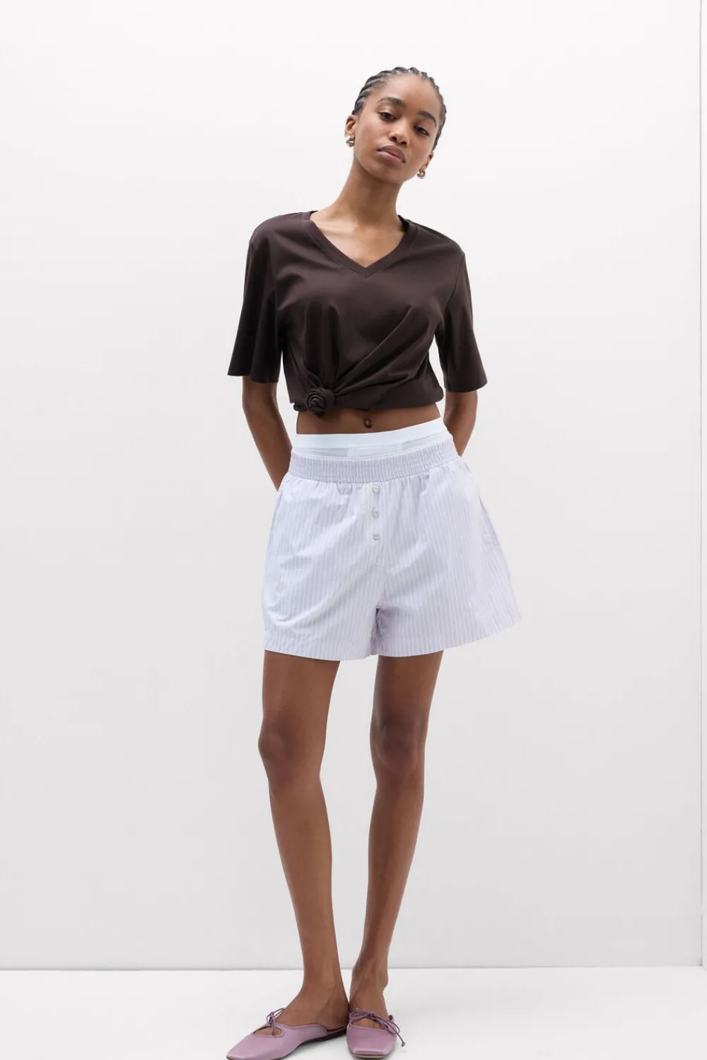 T-shirty|Bawełna>Intimissimi Bluzka z Krótkim Rękawem z Dekoltem w Serek z bawełny Elevated Cotton brązowy - 705j - brąz mokka