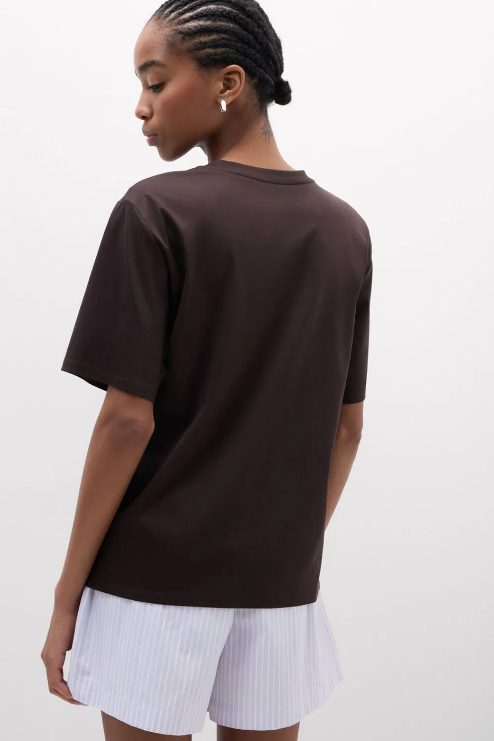 T-shirty|Bawełna>Intimissimi Bluzka z Krótkim Rękawem z Dekoltem w Serek z bawełny Elevated Cotton brązowy - 705j - brąz mokka