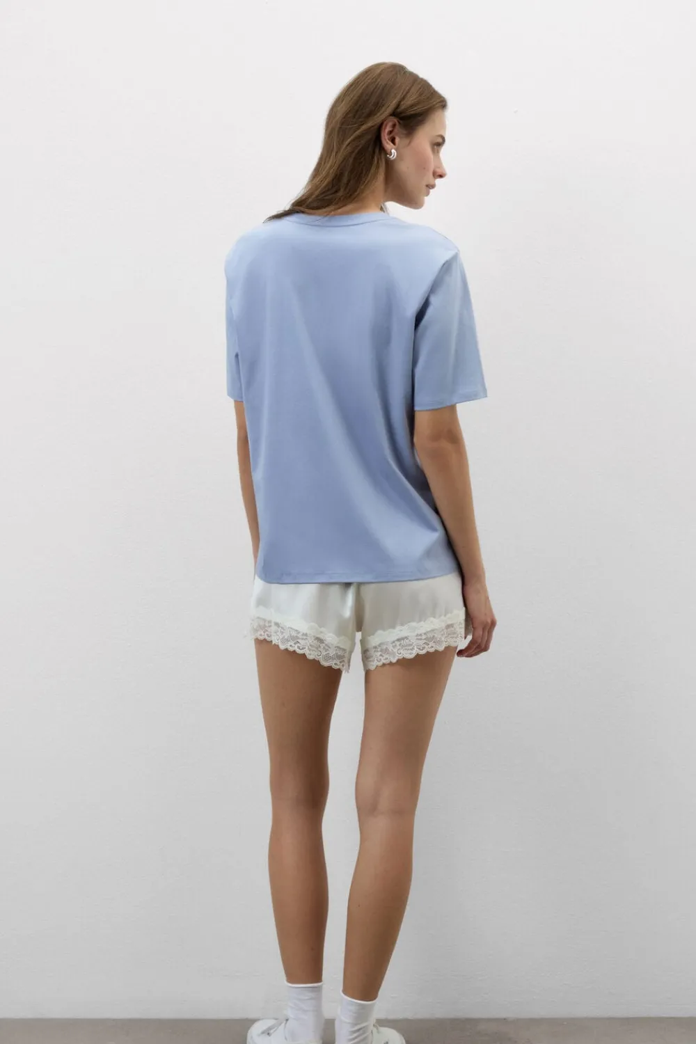 T-shirty|Bawełna>Intimissimi Bluzka z Krótkim Rękawem z Dekoltem w Serek z bawełny Elevated Cotton jasnoniebieski - 064k - breeze blue