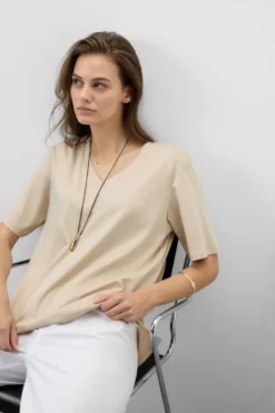 T-shirty|Bawełna>Intimissimi Bluzka z Krótkim Rękawem z Dekoltem w Serek z bawełny Elevated Cotton naturalny - 447j - mandorla beige