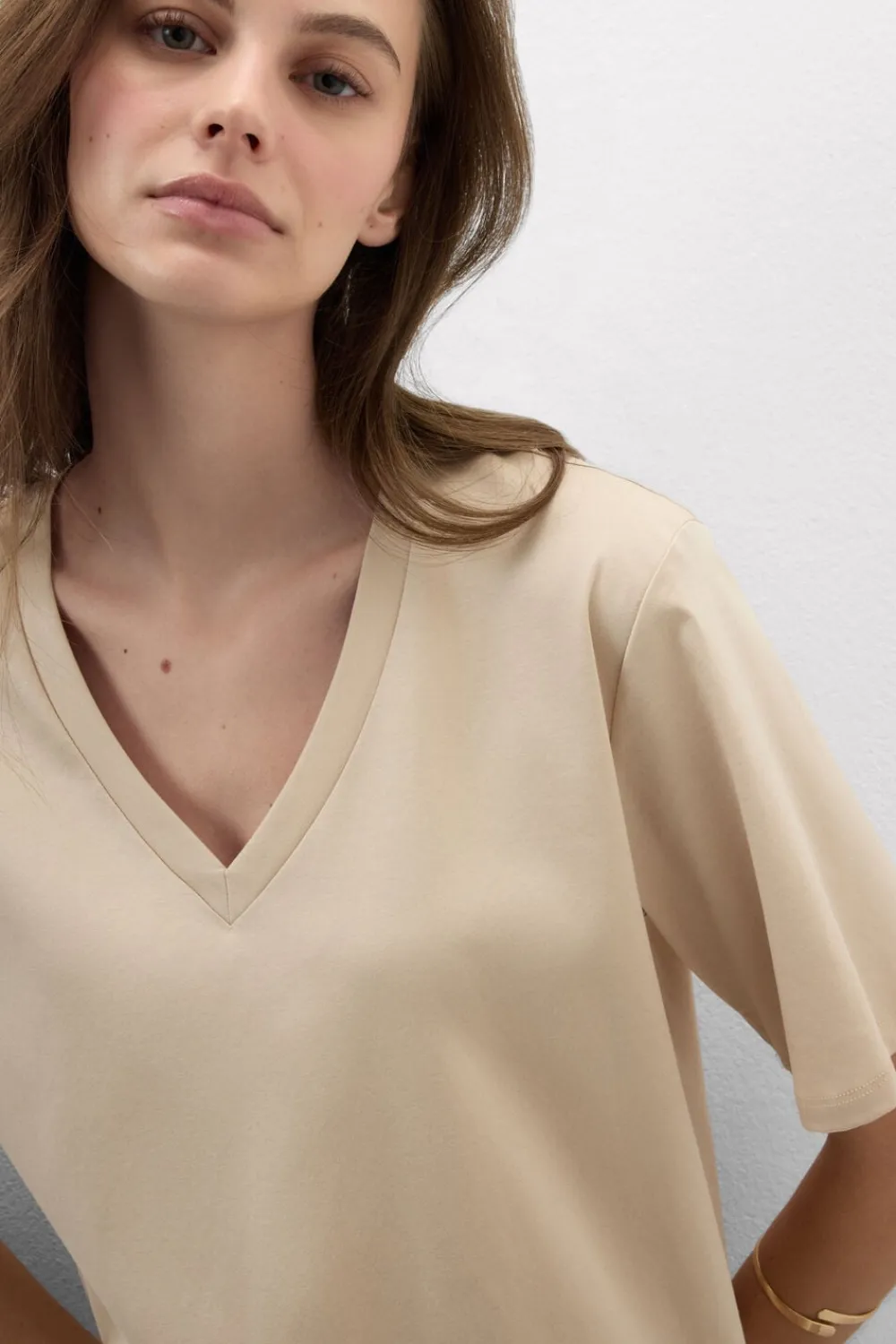 T-shirty|Bawełna>Intimissimi Bluzka z Krótkim Rękawem z Dekoltem w Serek z bawełny Elevated Cotton naturalny - 447j - mandorla beige