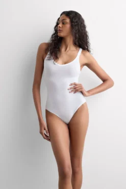 Body|Bawełna Ultralight>Intimissimi Body bez Rękawów z Bawełny Ultralight Cotton biały - 001 - biały