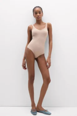 Body|Bawełna Ultralight>Intimissimi Body bez Rękawów z Bawełny Ultralight Cotton - 044 - honey