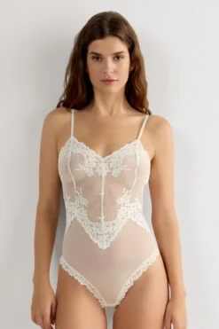 Body|Lingerie>Intimissimi Body z Tiulu i Koronki Pretty Flowers kremowy - 2127 - talkowy