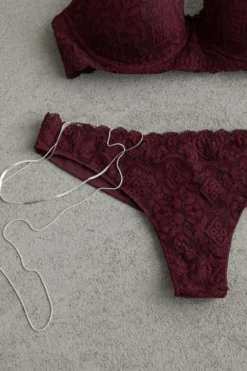 Koronka>Intimissimi Brazyliany z Koronki i Mikrofibry burgundia - 028k - dark burgundy