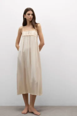 Halki / Babydoll|Spódnice /Sukienki>Intimissimi Długa Halka z Satyny Wiskozowej Midsummer Dream beige - 118k - natural/cream beige