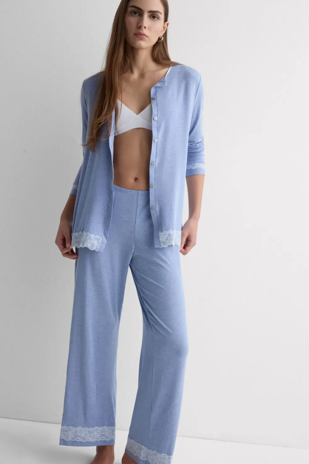 Piżamy Długie|Zestawy Piżam>Intimissimi Długa Rozpinana z Przodu Piżama z Modalu z Koronką niebieski - 069k - breeze blue melange