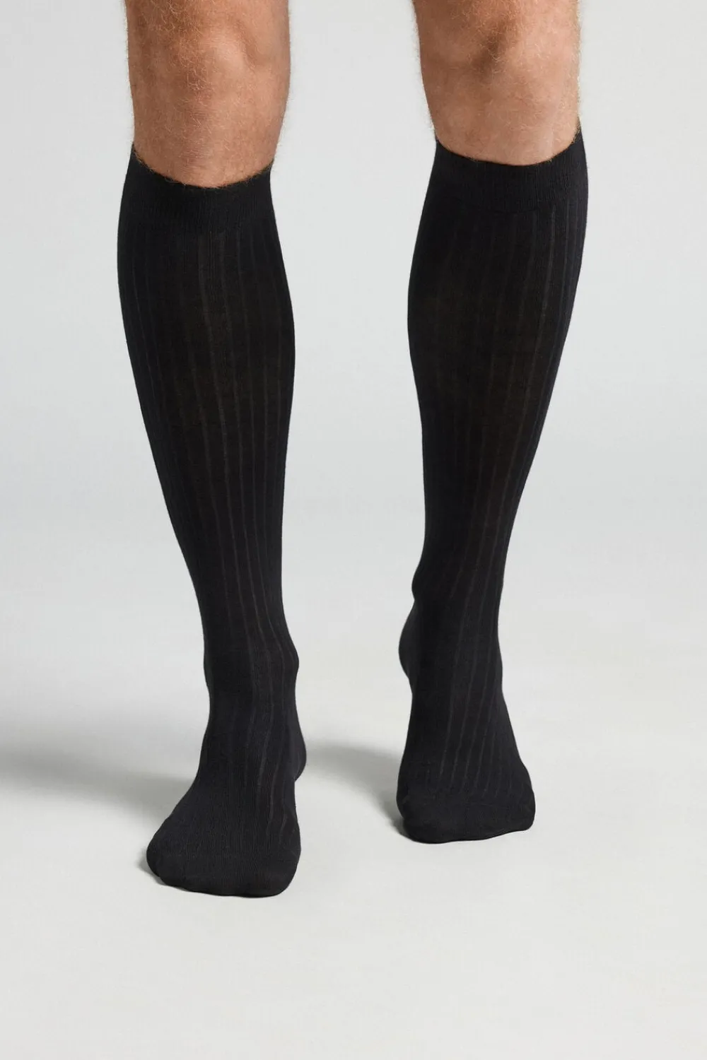 Skarpetki Długie>Intimissimi Długie Skarpety z Bawełny Soft w Prążek czarny - 019 - czarny