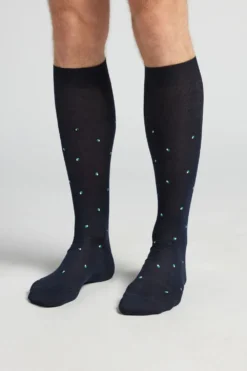 Skarpetki Długie>Intimissimi Długie Skarpety z Merceryzowanej Bawełny Fildekos niebieski - 013k - blu scuro micro verde