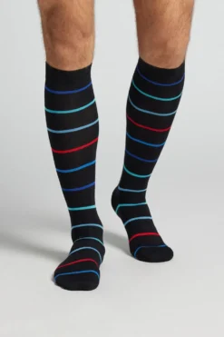 Skarpetki Długie>Intimissimi Długie Skarpety z Wzorzystej Przędzy Fildekos czarny - 829j - nero riga multicolor