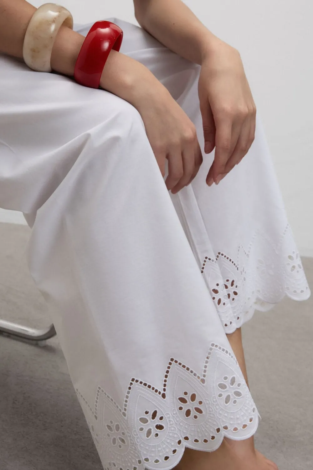 Piżamy Długie>Intimissimi Długie Spodnie z Płótna Bawełnianego Sangallo Made with Love biały - 001 - biały