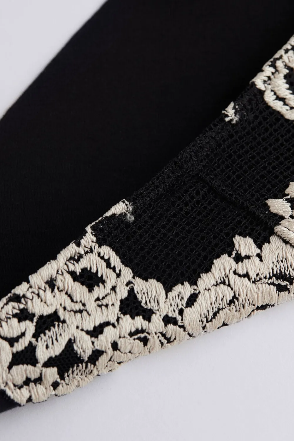 Figi|Koronka>Intimissimi Figi Bezszwowe Bawełniane Pretty Flowers wielobarwny - 9887 - nero/ivory
