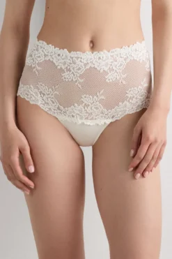 Bokserki|Z Wysokim Stanem>Intimissimi Figi Brazylijskie Culotte Pretty Flowers kremowy - 2127 - talkowy