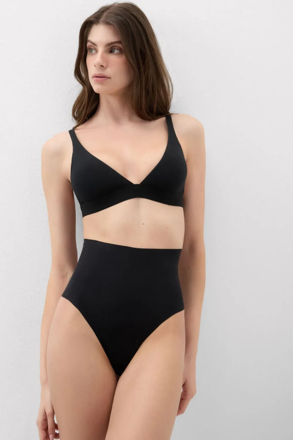 Bokserki|Z Wysokim Stanem>Intimissimi Figi Culotte Brazyliany z Wysokim Stanem Cotton Light Shaping czarny - 019 - czarny