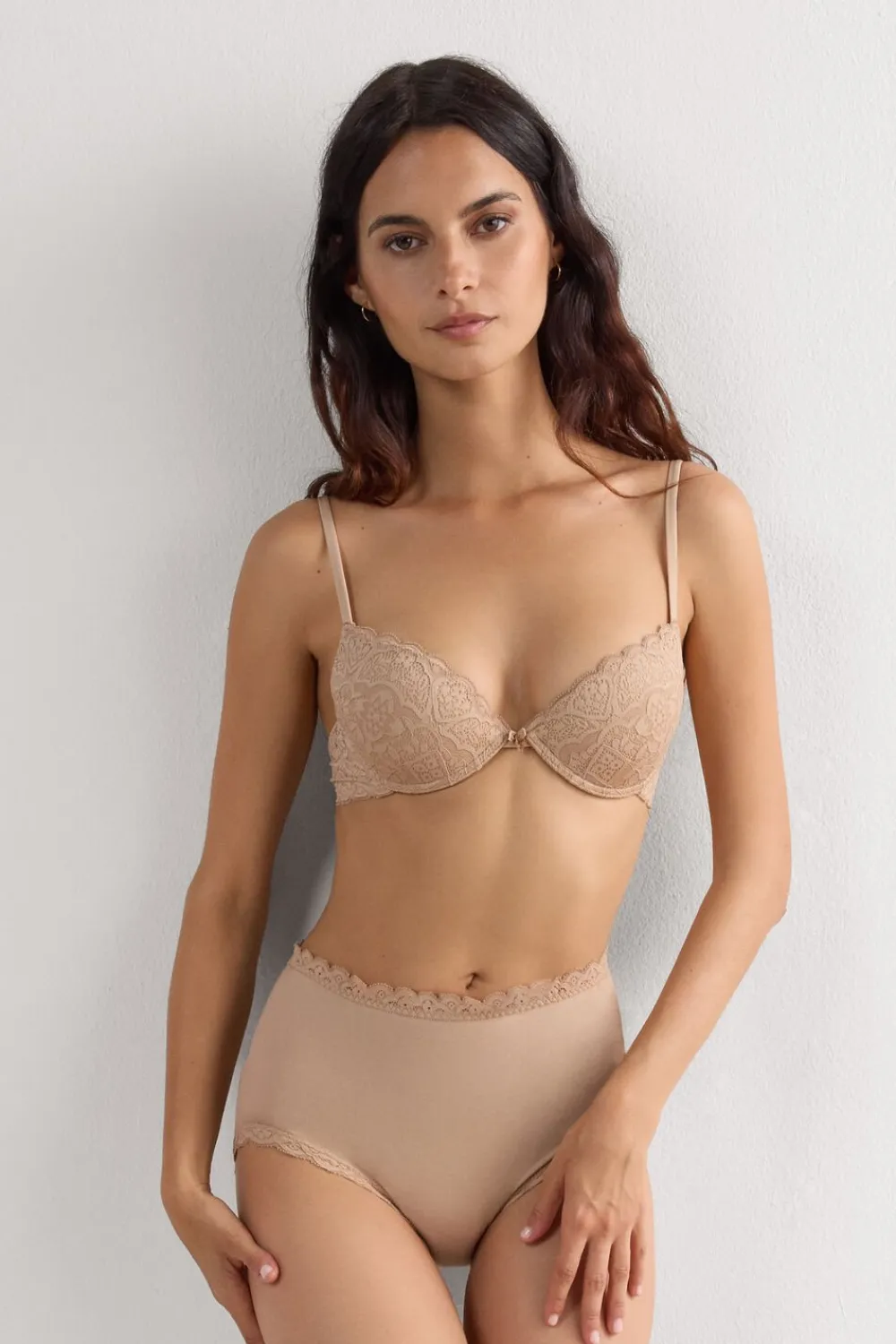 Bokserki|Z Wysokim Stanem>Intimissimi Figi Culotte z Wysokim Stanem z Bawełny i Koronki naturalny - 044 - honey