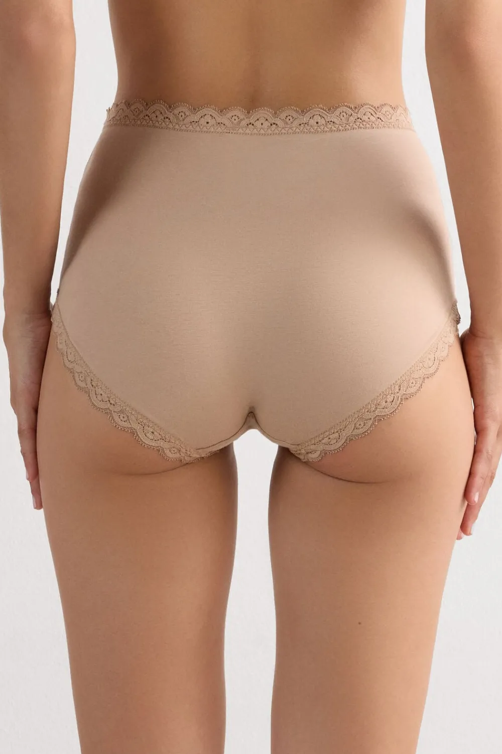 Bokserki|Z Wysokim Stanem>Intimissimi Figi Culotte z Wysokim Stanem z Bawełny i Koronki naturalny - 044 - honey