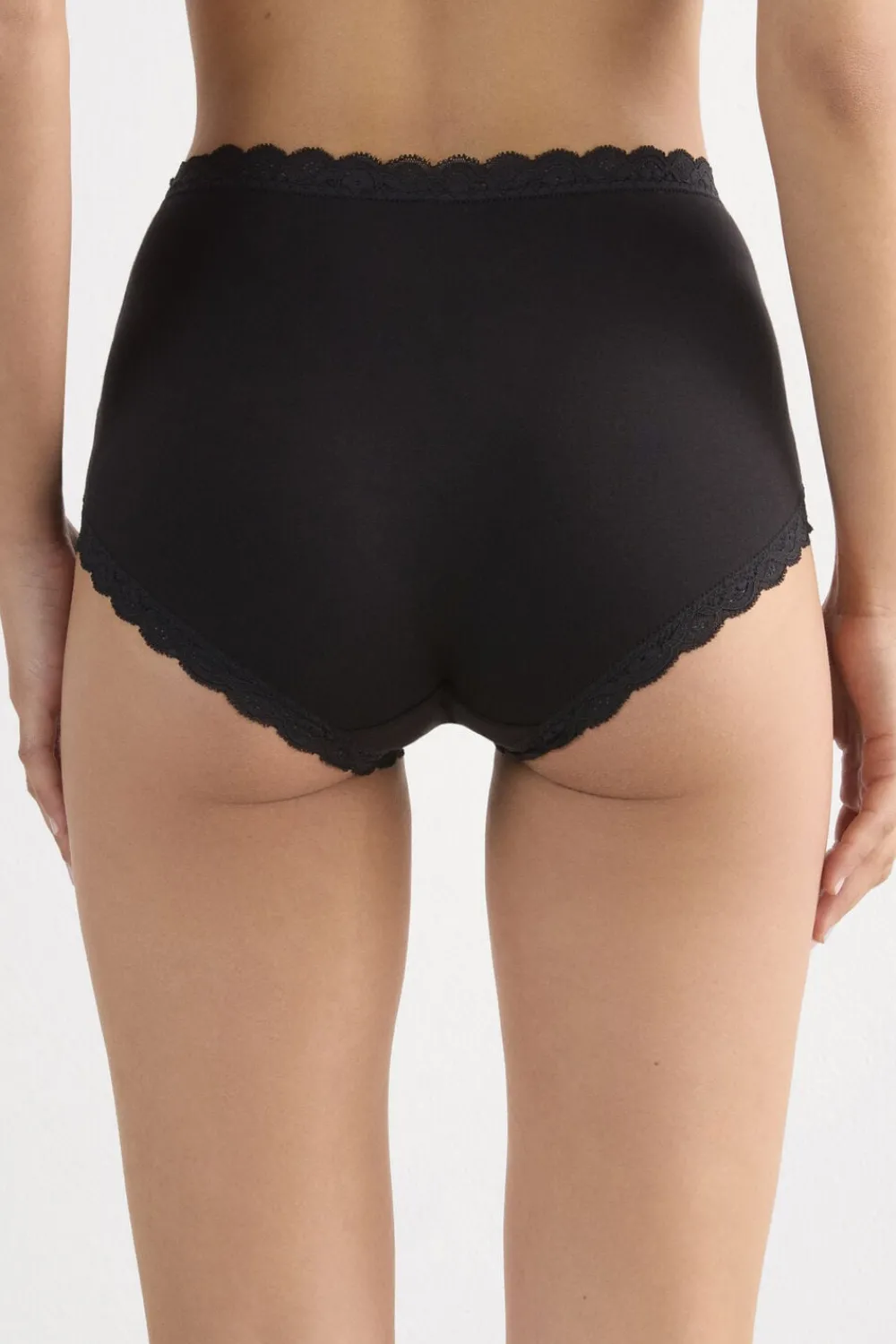 Bokserki|Z Wysokim Stanem>Intimissimi Figi Culotte z Wysokim Stanem z Bawełny i Koronki czarny - 019 - czarny