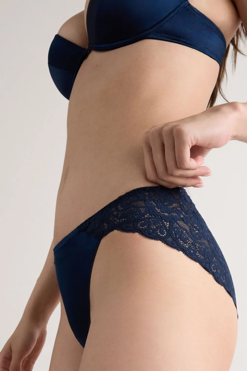 Figi|Jedwab>Intimissimi Figi z jedwabiu z koronką niebieski - 1467 - intensywny niebieski