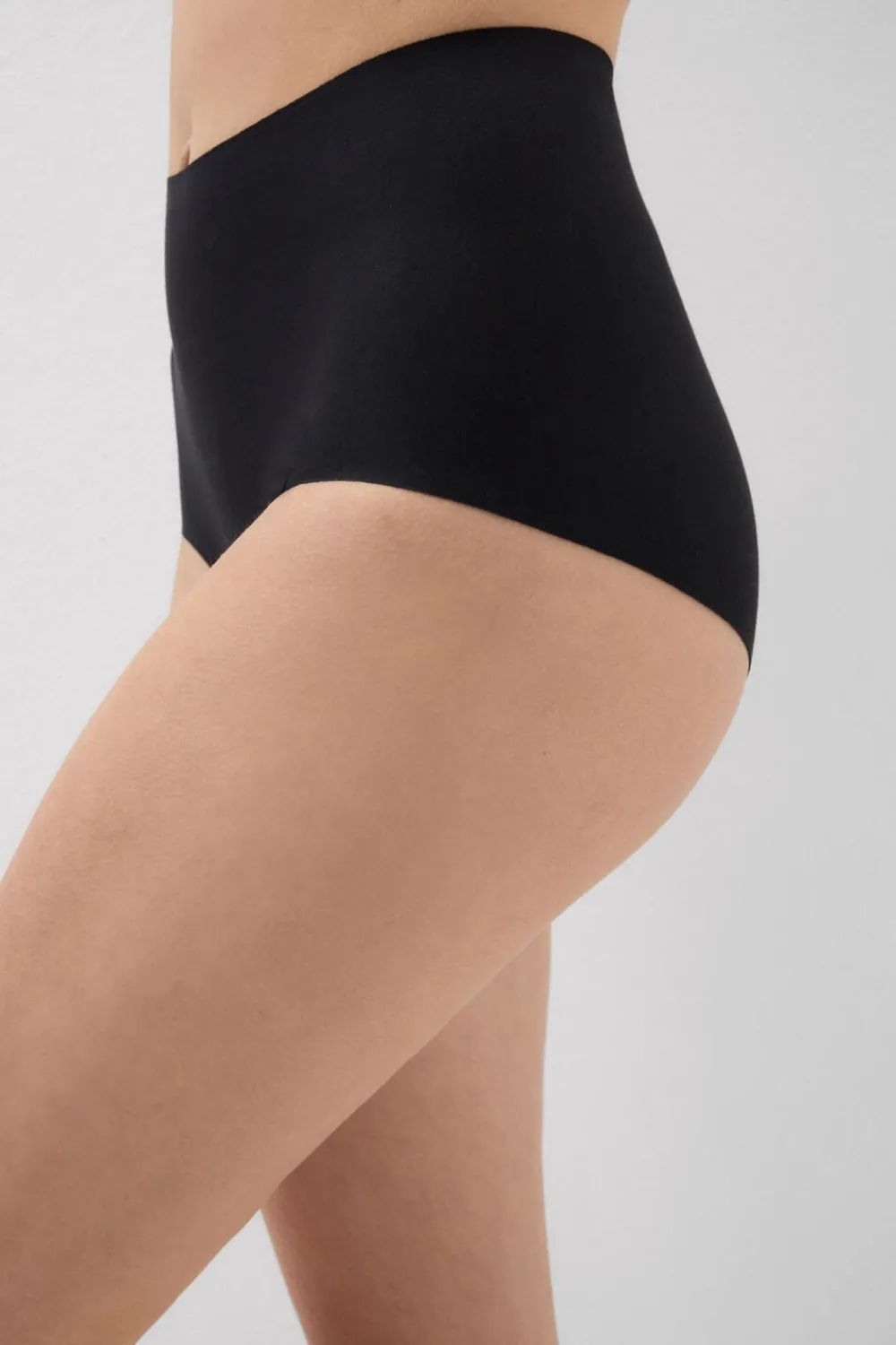 Figi|Bokserki>Intimissimi Figi z Wysokim Stanem Cotton Light Shaping czarny - 019 - czarny
