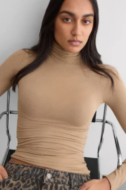 Bluzki Z Długim Rękawem|Z Golfem>Intimissimi Golf Ultralight z kaszmirem i modalem brązowy - 233i - toffee