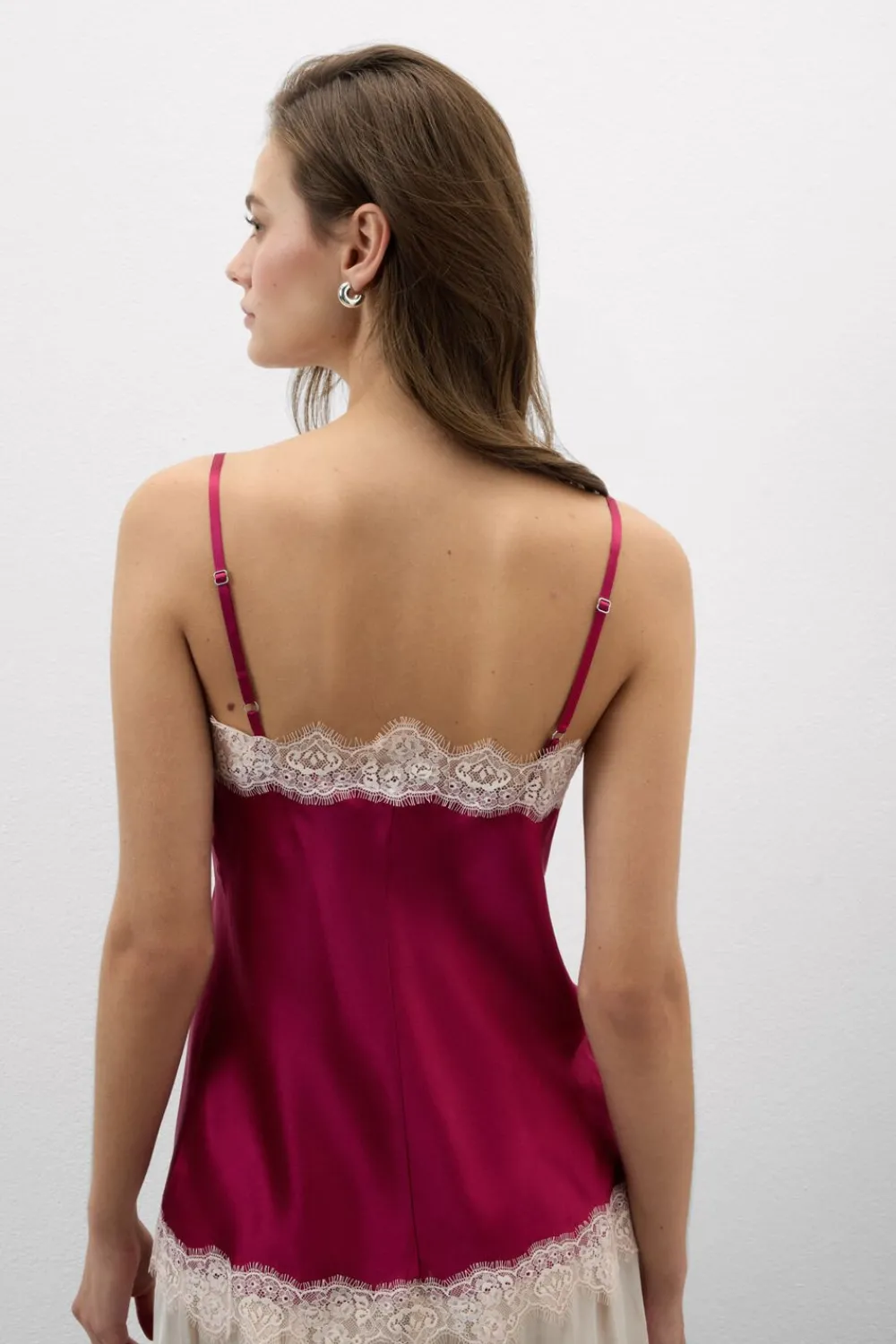 Topy|Piżamy Krótkie>Intimissimi Jedwabny Top z Kontrastową Koronką różowy - 110k - cherry pink
