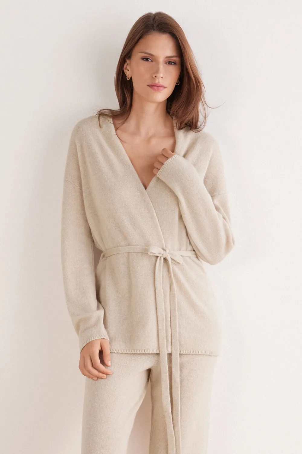 Kardigany / Marynarki|Odzież Domowa>Intimissimi Kardigan z Paskiem 100% Kaszmir beige - 712j - beż melanż