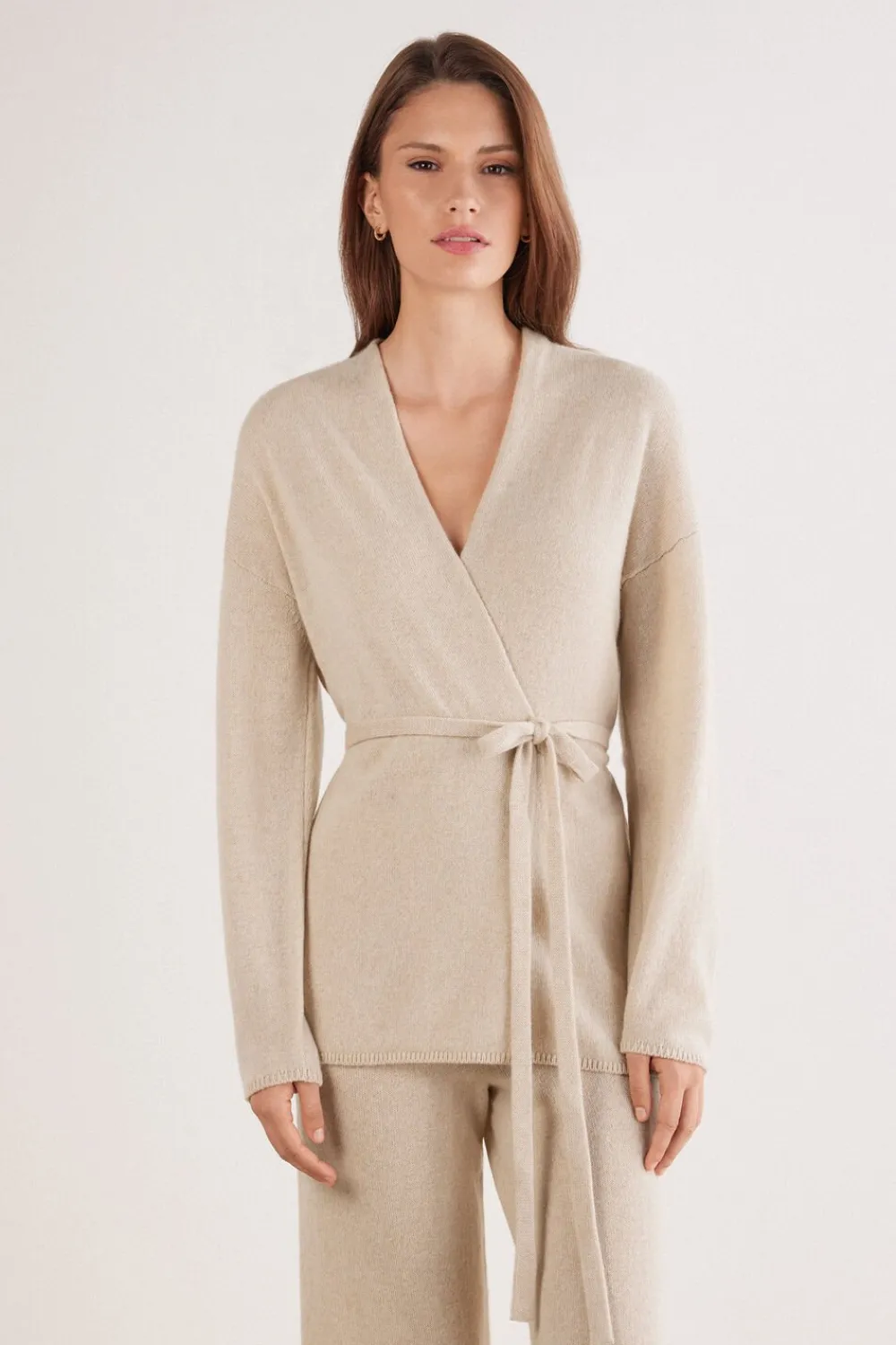 Kardigany / Marynarki|Odzież Domowa>Intimissimi Kardigan z Paskiem 100% Kaszmir beige - 712j - beż melanż